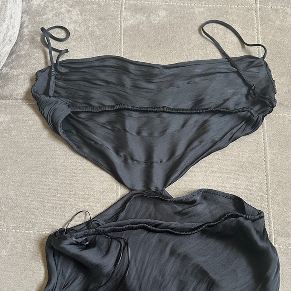 Zara Elegant Black Ruched Top - Picture 6 of 7